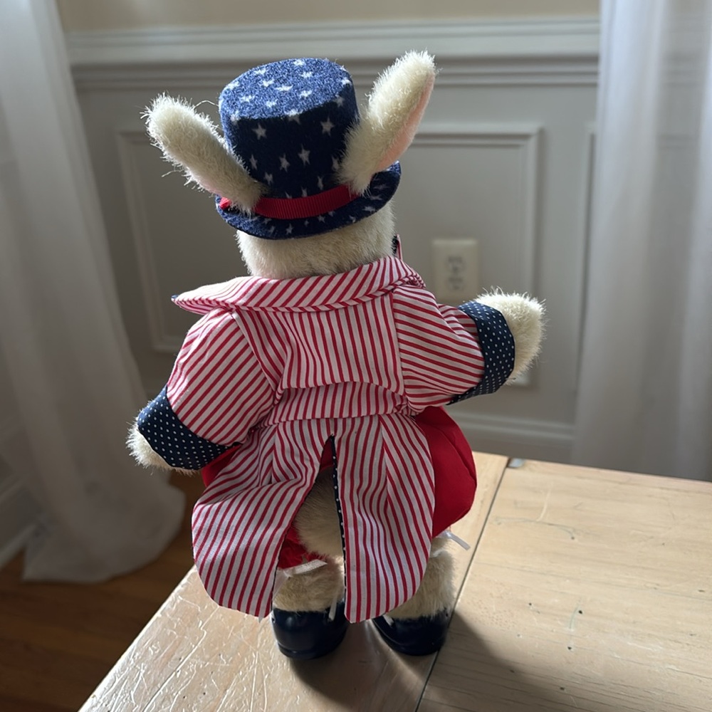 Muffy Vanderbear and Hoppy Vanderhare Collection - Picture 12 of 15
